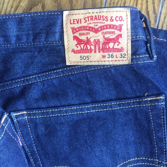 Men’s Dark Wash Levi’s 36x32 - Picture 3 of 3
